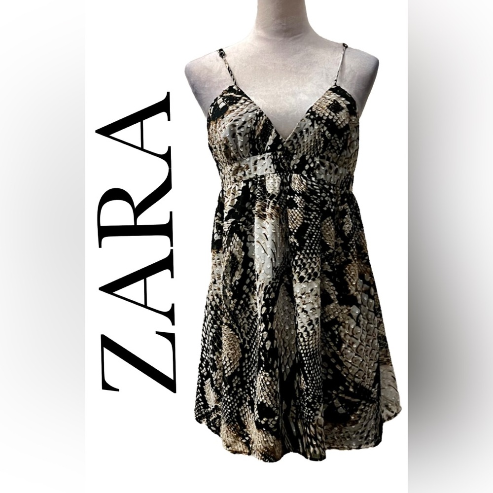 B7 Zara Women's Black and Cream Dress Size S